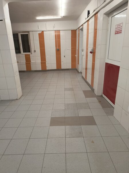 Sector 4, Aparatorii Patriei, vis-avis Auto Nesty 80 metri patrati,